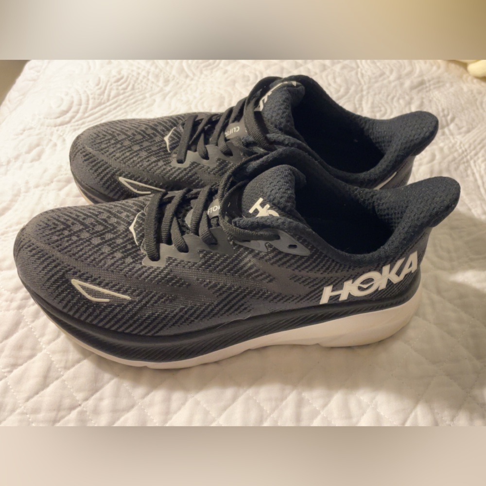 SOLD ‼️ Hoka Women's Black and White Cushioned Running Shoes